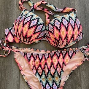 Victoria’s Secret push up bikini 32B S